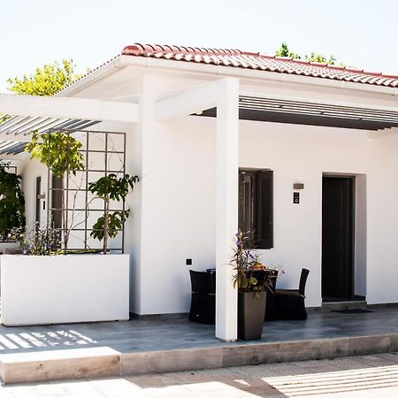 Sunny Garden Hotel チィリヴィ エクステリア 写真