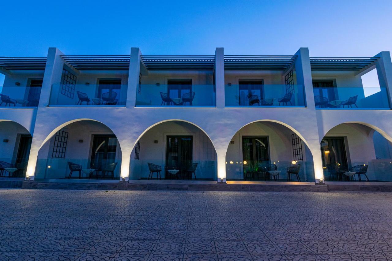 Sunny Garden Hotel チィリヴィ エクステリア 写真